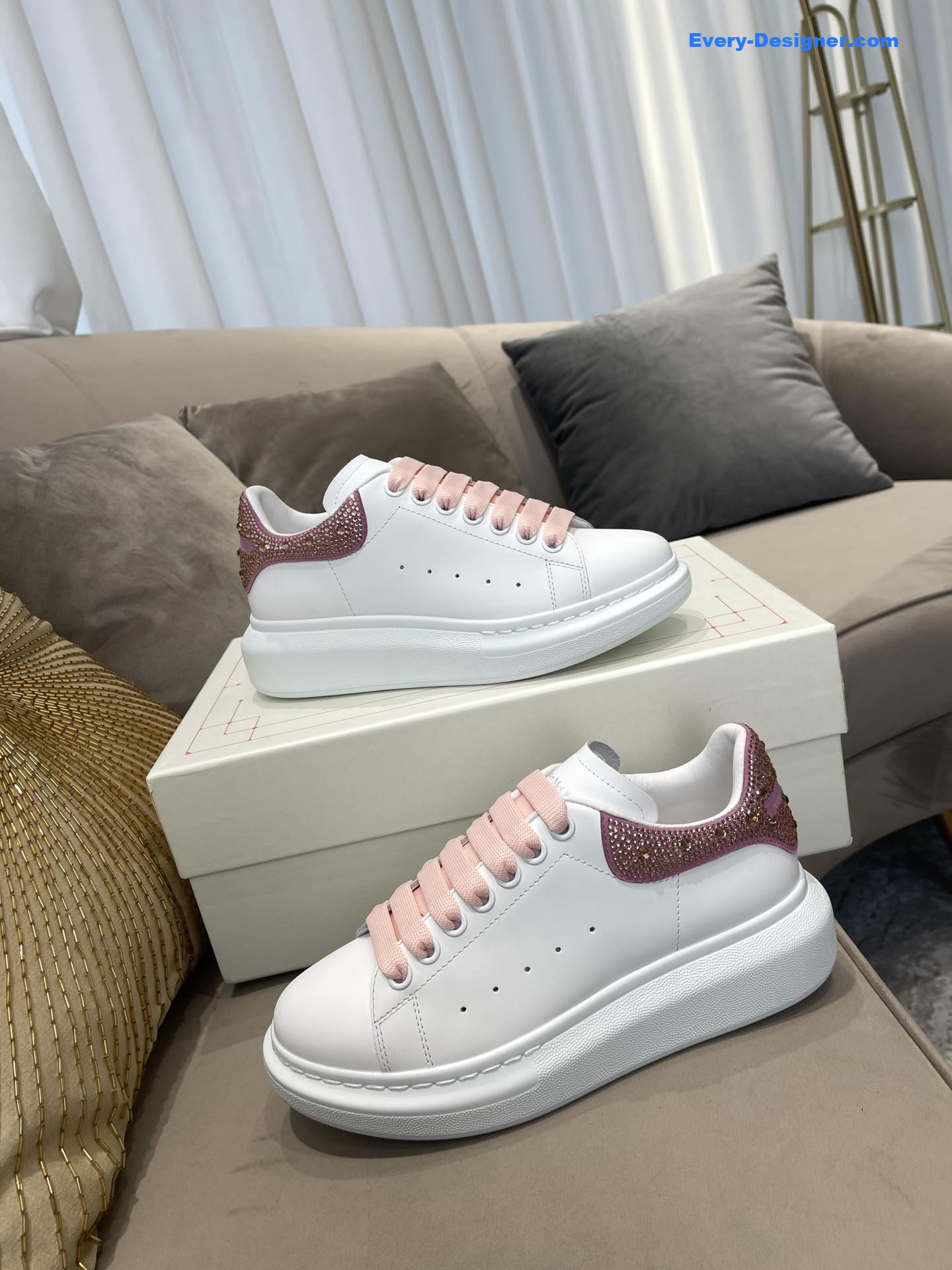 a1exa*der Mcqv*en couple sneakers