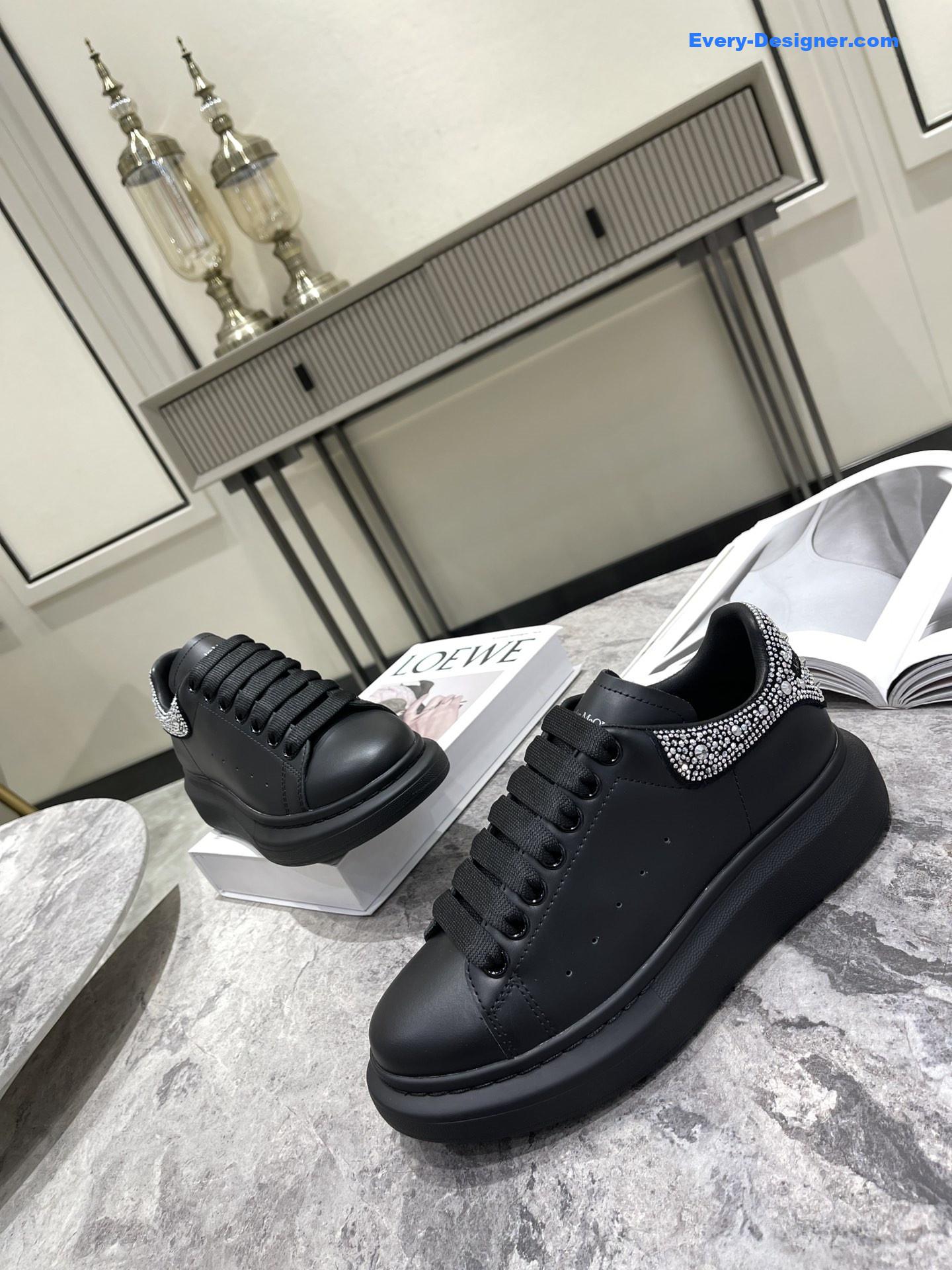 a1exa*der Mcqv*en couple sneakers
