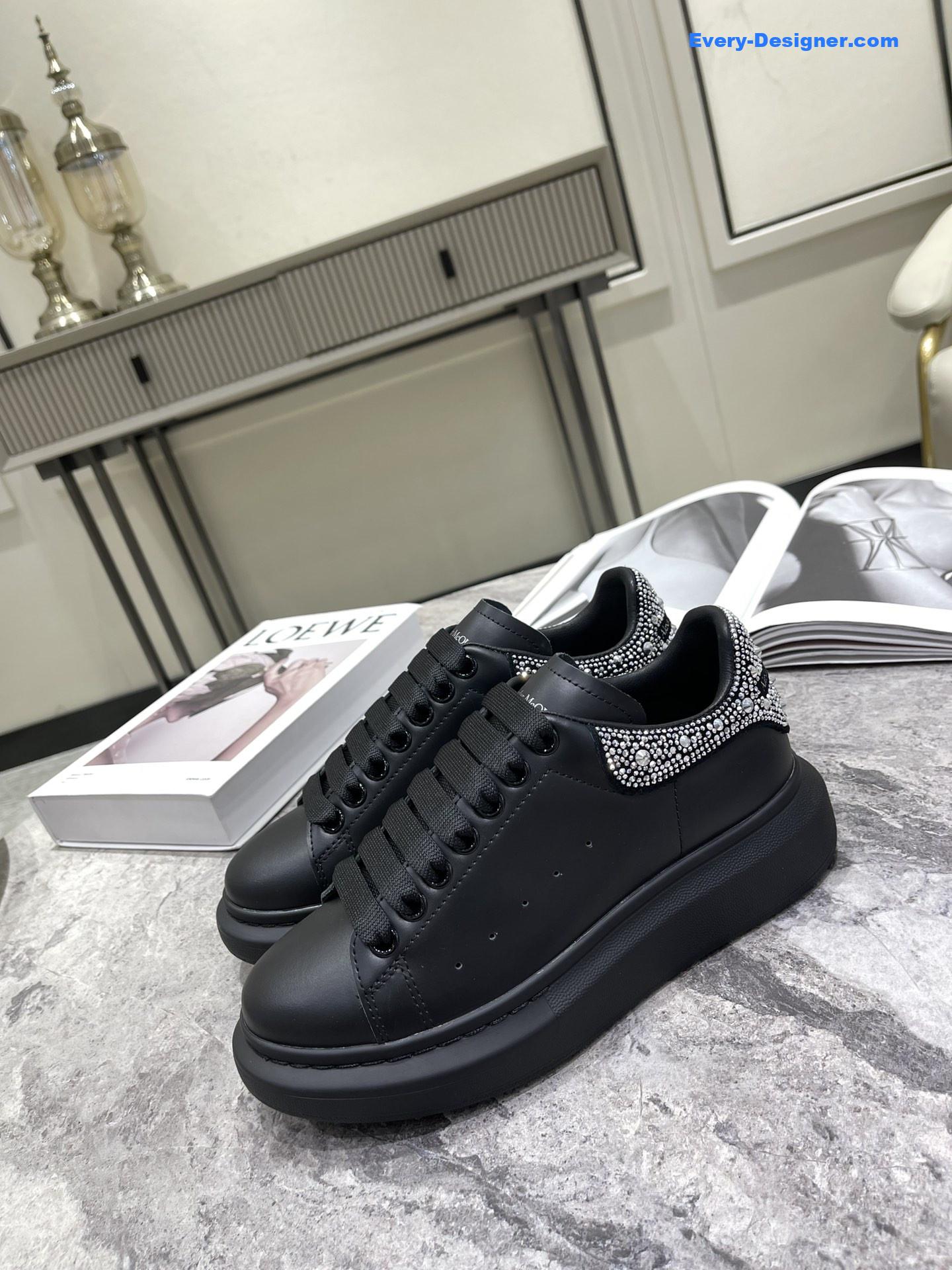a1exa*der Mcqv*en couple sneakers