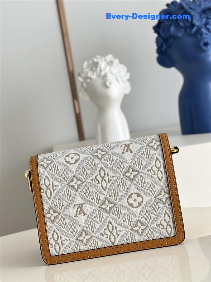 l0vis Vvtt0n lv dauphine small white monogram canvas bag