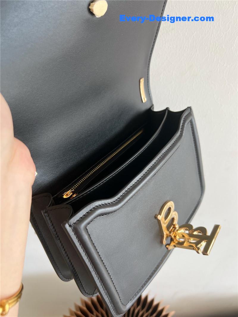 Bv*b*rry tb logo lock bag