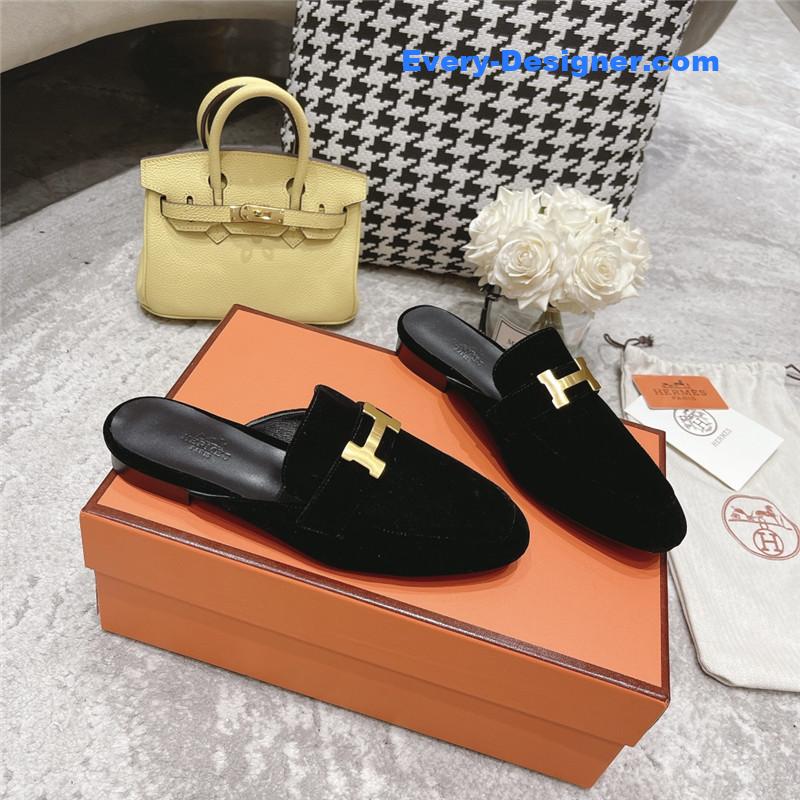 H**me5 h buckle classic slippers