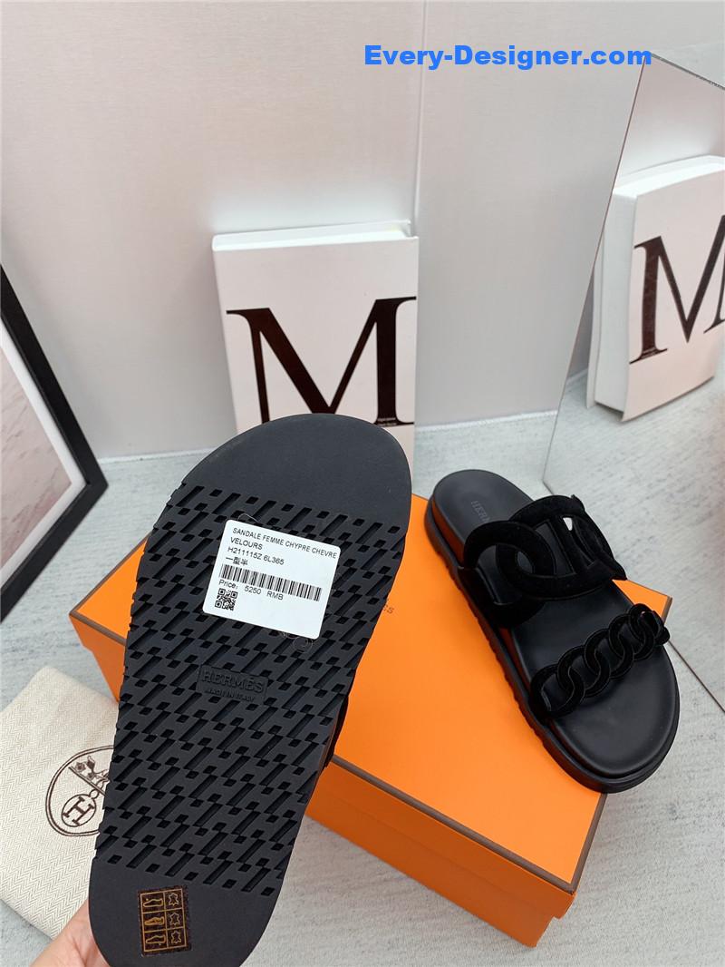 H**me5 couple shoes