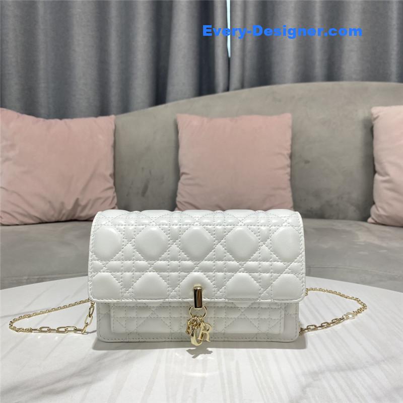 lady D10r clutch
