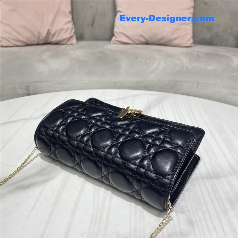 lady D10r clutch