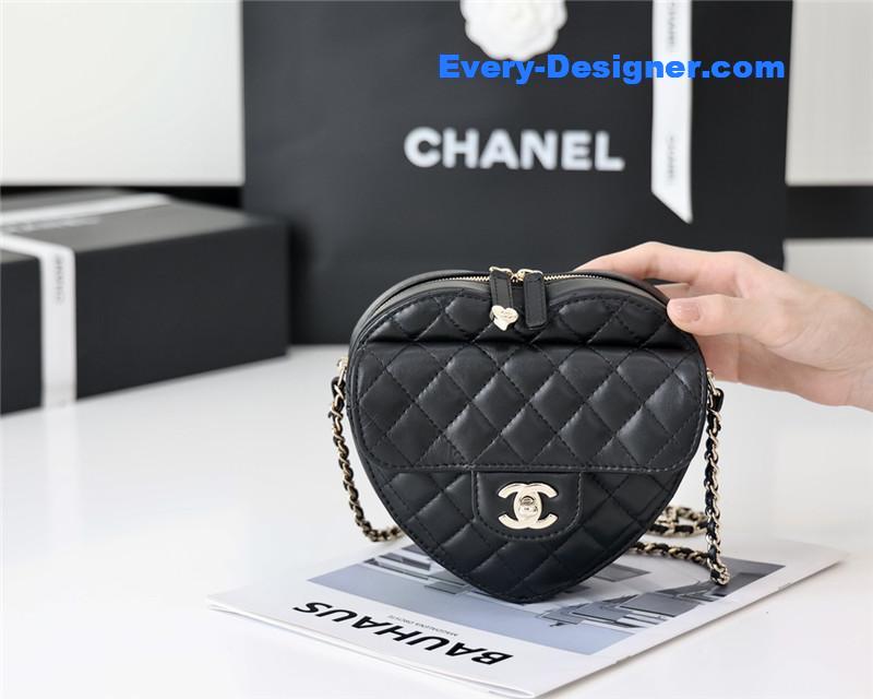ch**el D1am0nd heart bag black