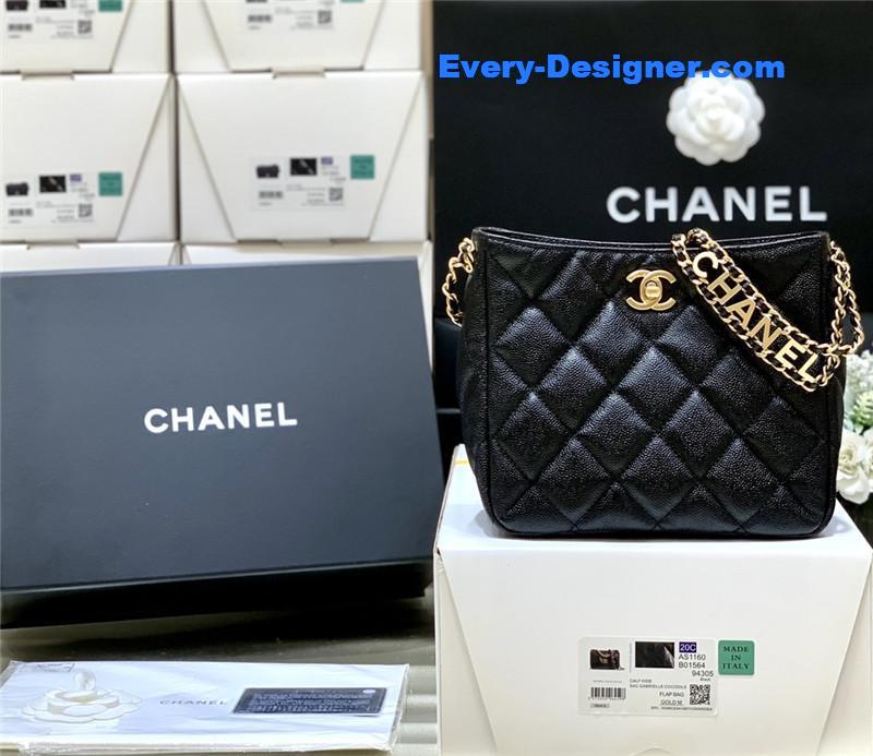 Ch**el hobo bag with chain