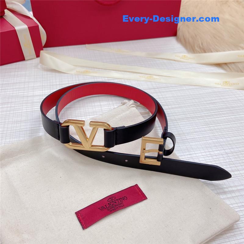 Va1e*ntin0 v buckle belt