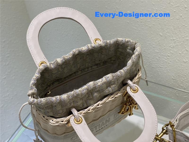lady D10r woven bag
