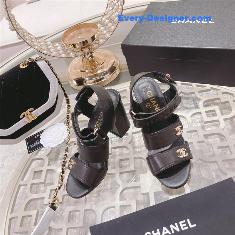CC early spring catwalk new thick heel sandals