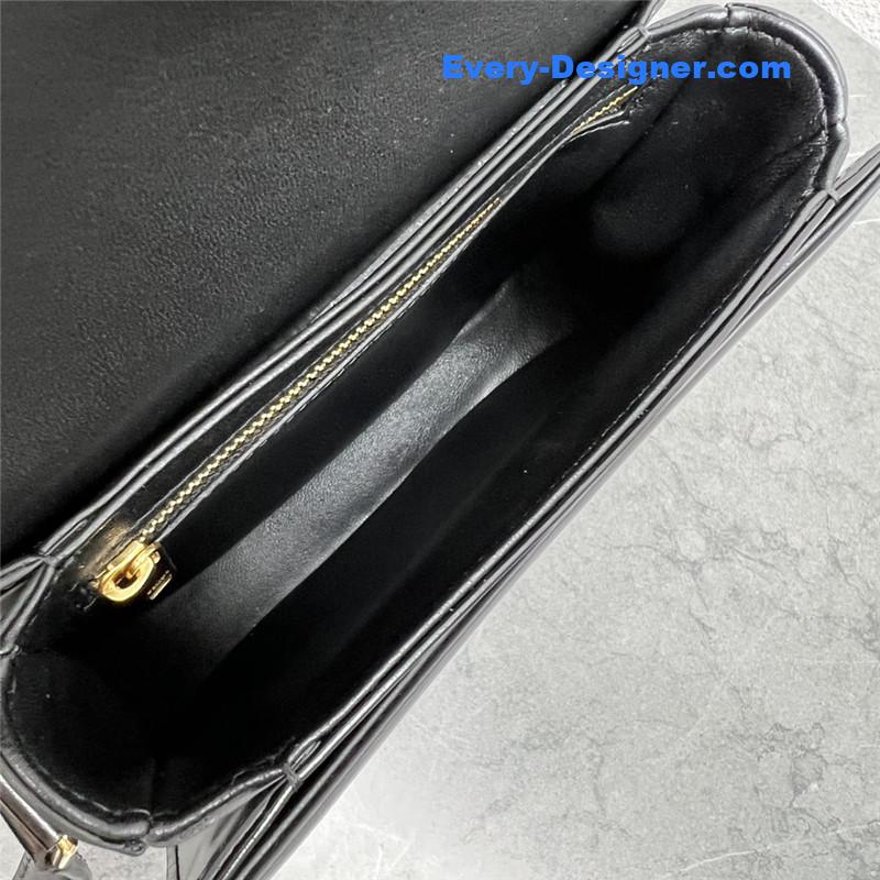 Ce1i*e saddle bag