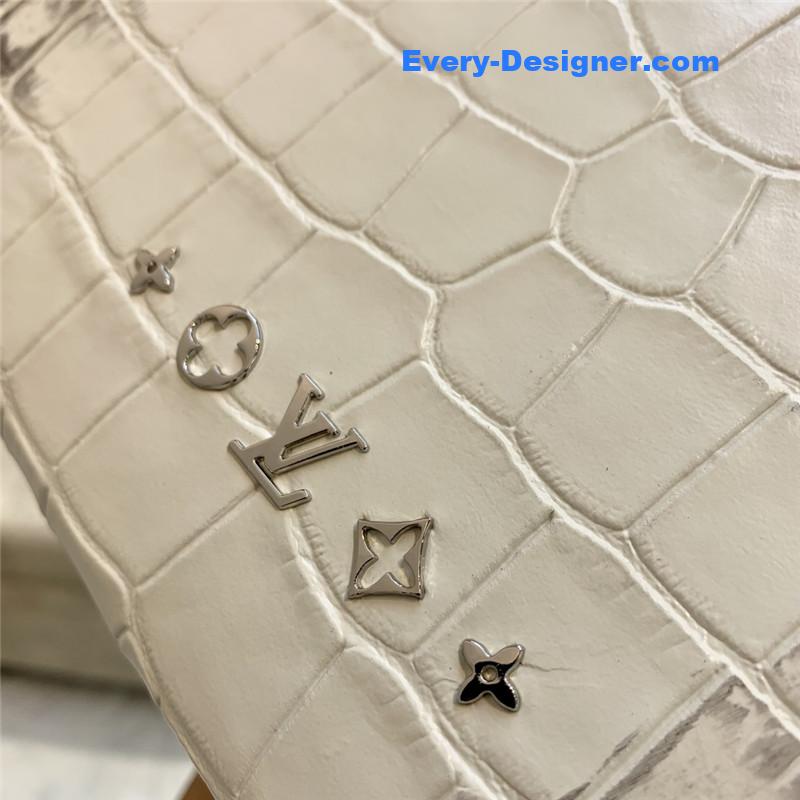 l0vis Vvtt0n lv crocodile coussin small bag