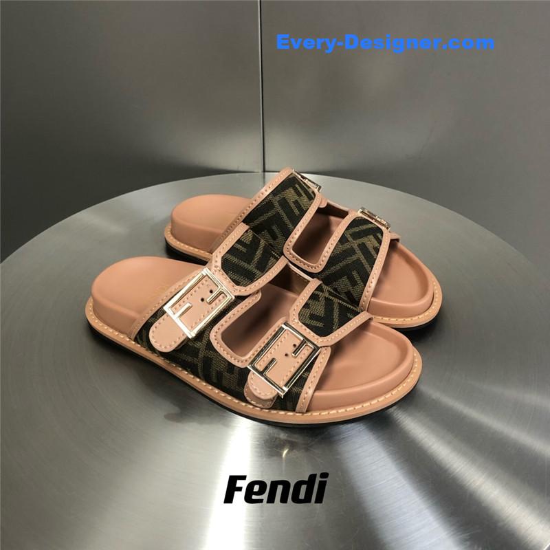 F**di feel presbyopic slippers