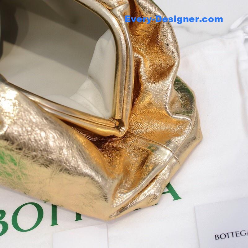 b0tt*ga Ven*ta the pouch bag gold