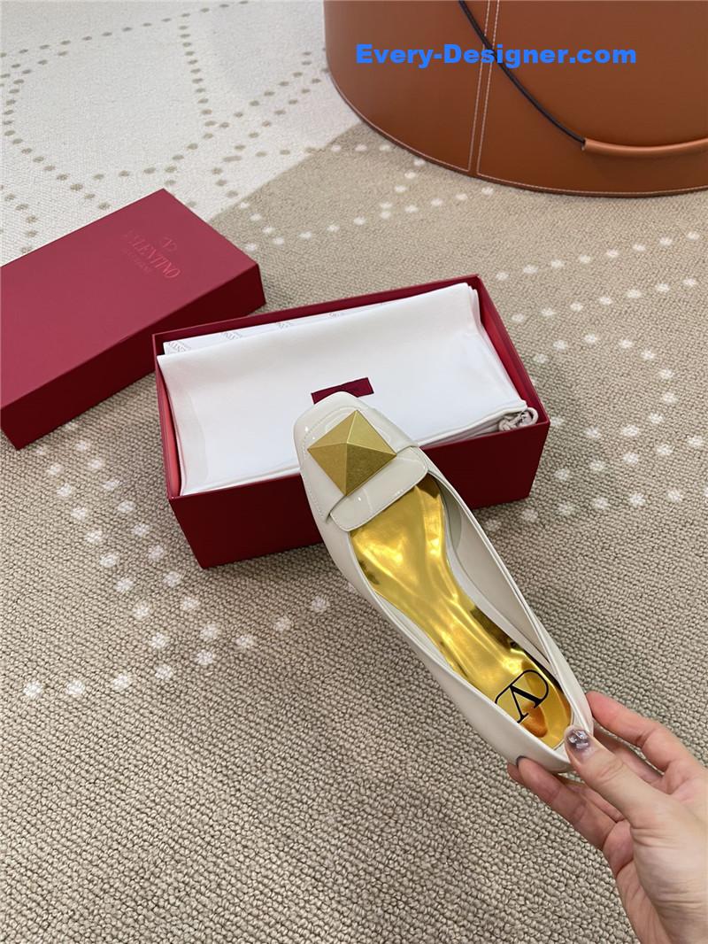 Va1e*ntin0 ballet flats in studded patent leather
