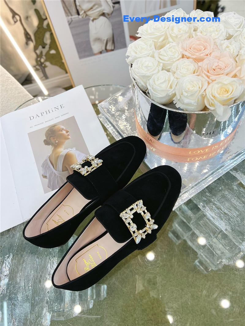 roger u1u1er d1am0nd buckle loafers