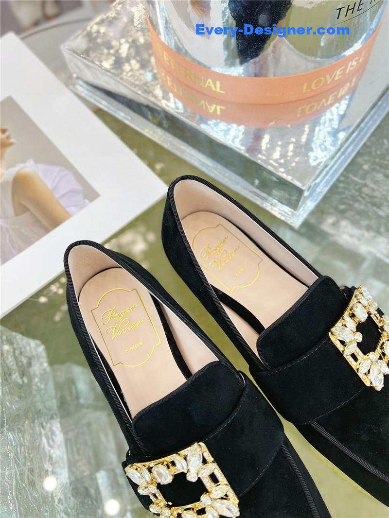 roger u1u1er d1am0nd buckle loafers