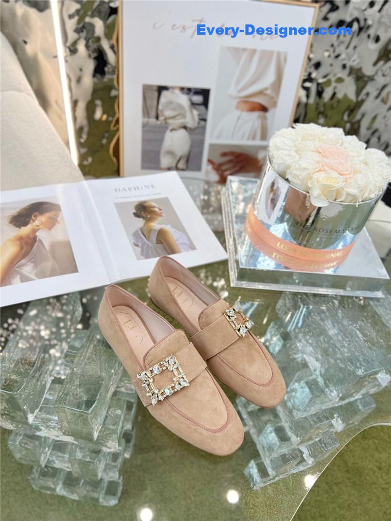 roger u1u1er d1am0nd buckle loafers