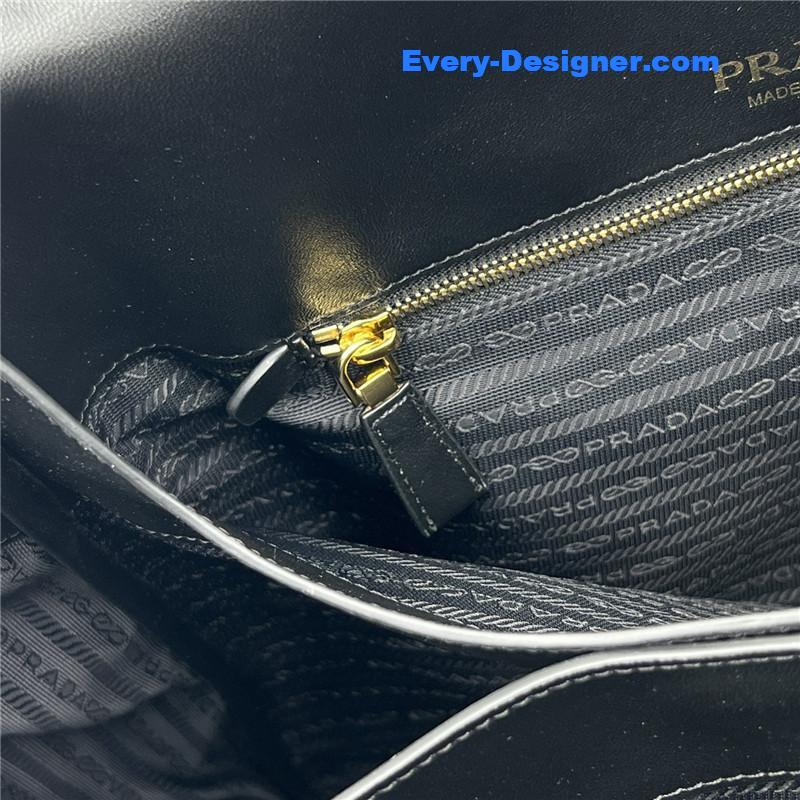 Pra*a shopping bag