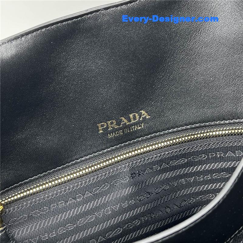 Pra*a shopping bag