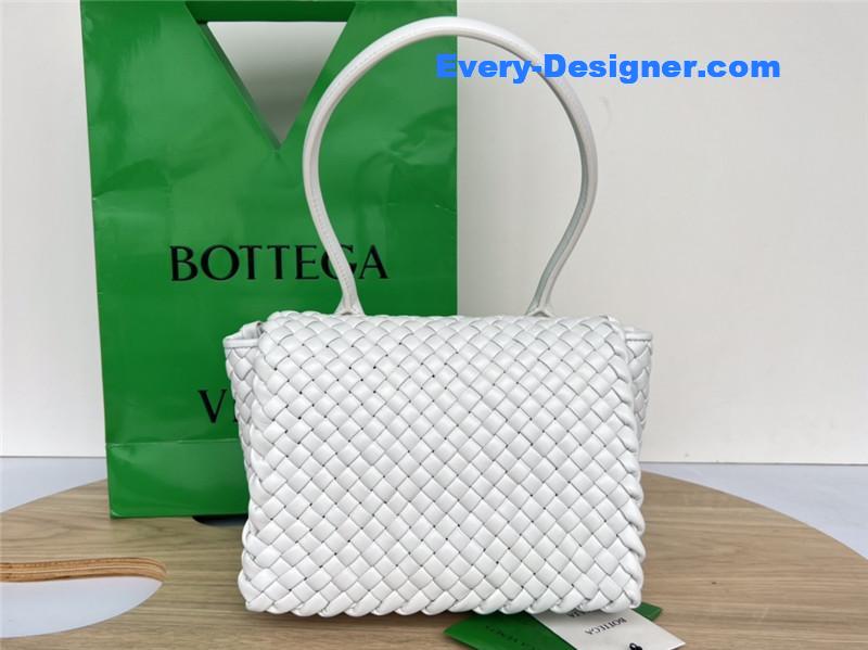 b0tt*ga Ven*ta patti bag
