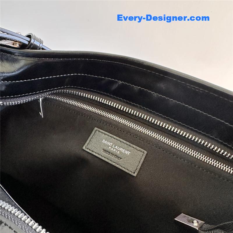 Y51 logo tote bag