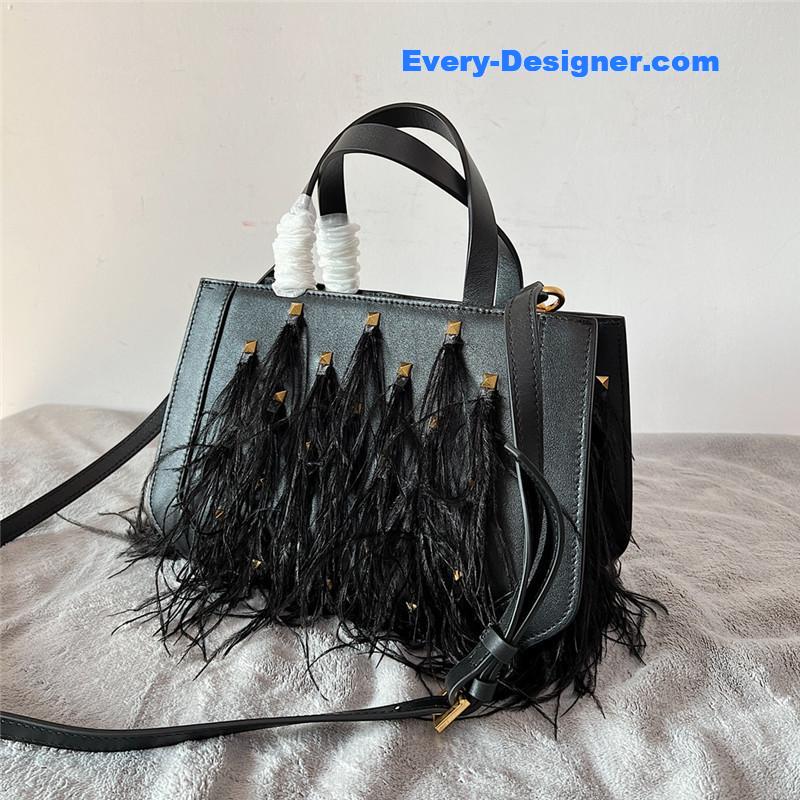Va1e*ntin0 shoulder tote bag