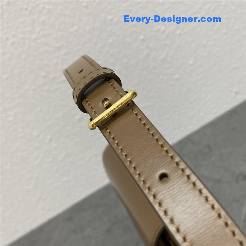 Ce1i*e saddle bag
