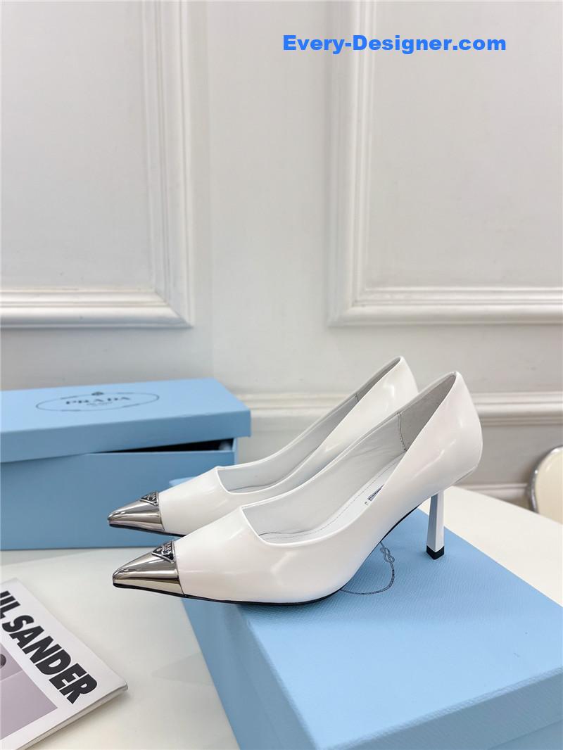 Pra*a counter catwalk pointy sandals
