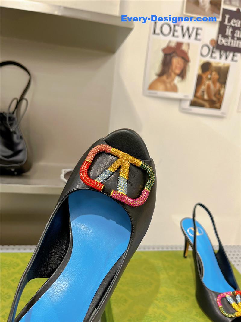 va1e*ntin0 D1am0nd v buckle high heel sandals
