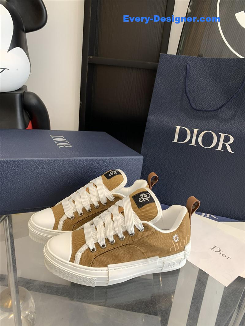D10r latest electric embroidered lovers bread shoes