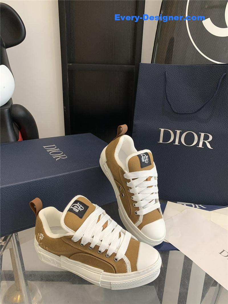 D10r latest electric embroidered lovers bread shoes