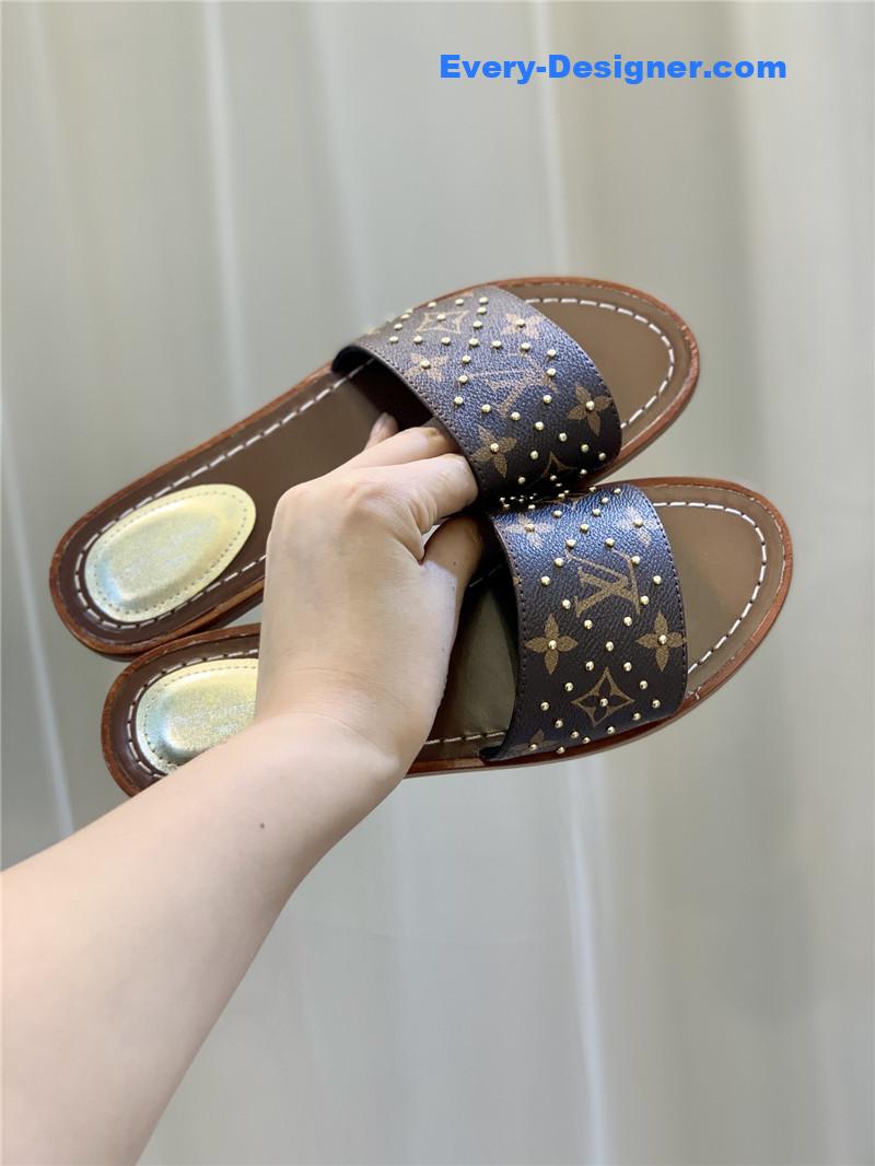 l0vis Vvtt0n lv non-slip wear-resistant slippers