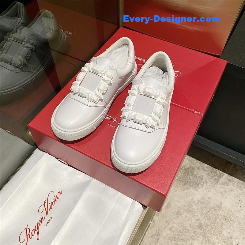 roger u1u1er full leather d1am0nd buckle tassel loafers
