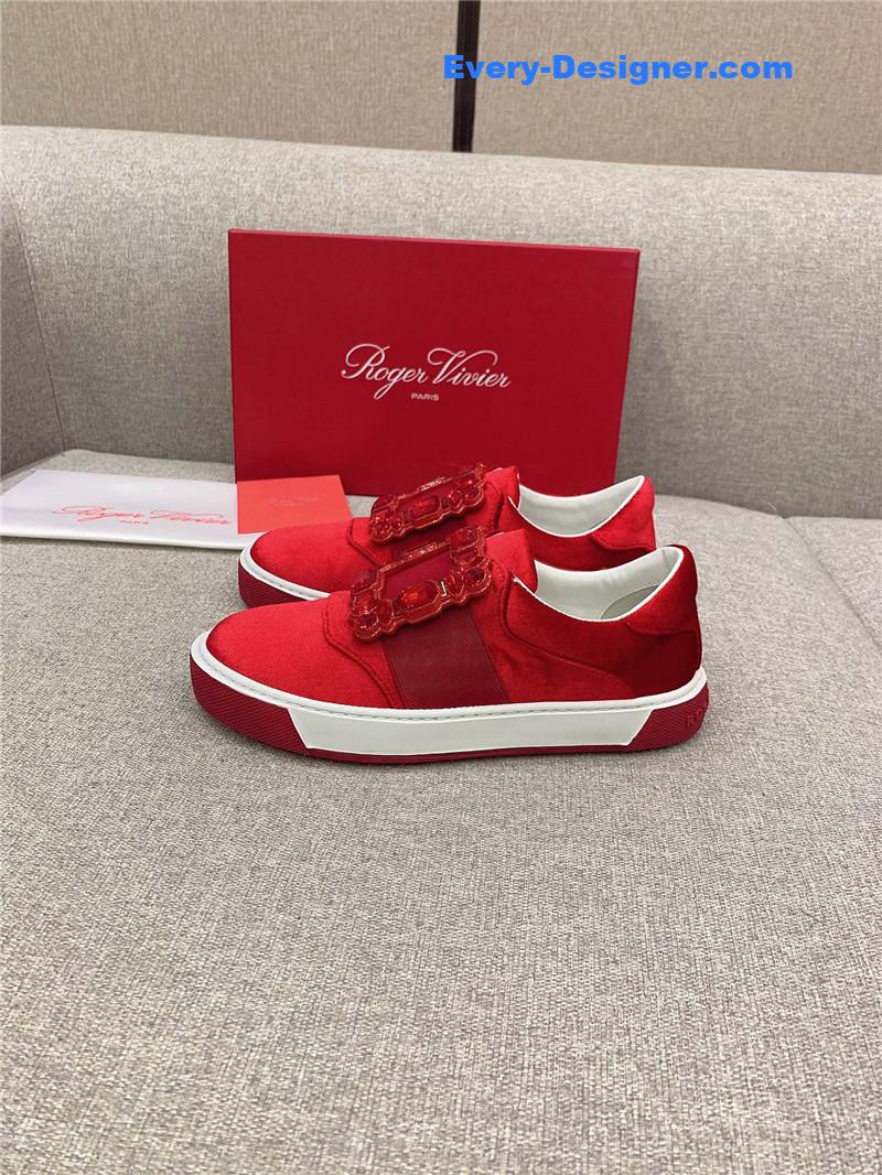 roger u1u1er new d1am0nd buckle casual shoes