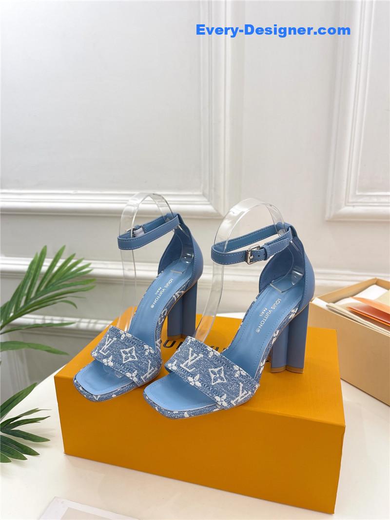 l0vis Vvtt0n lv plum blossom and sandals