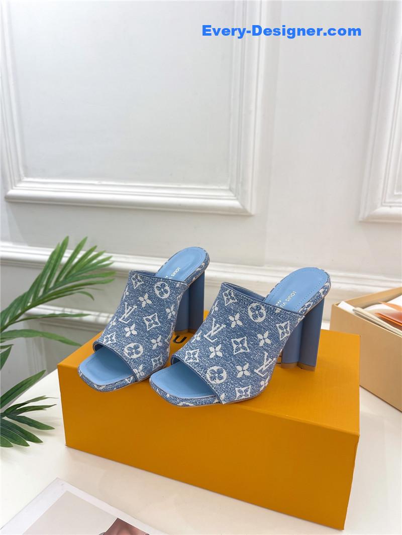 l0vis Vvtt0n lv plum blossoms and slippers