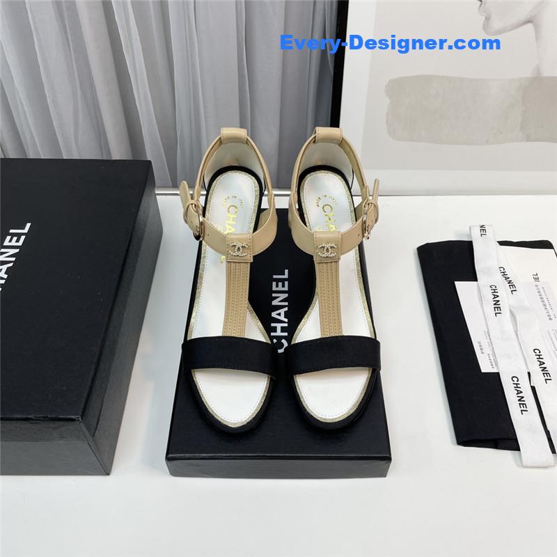 CC classic chain accessories sandals