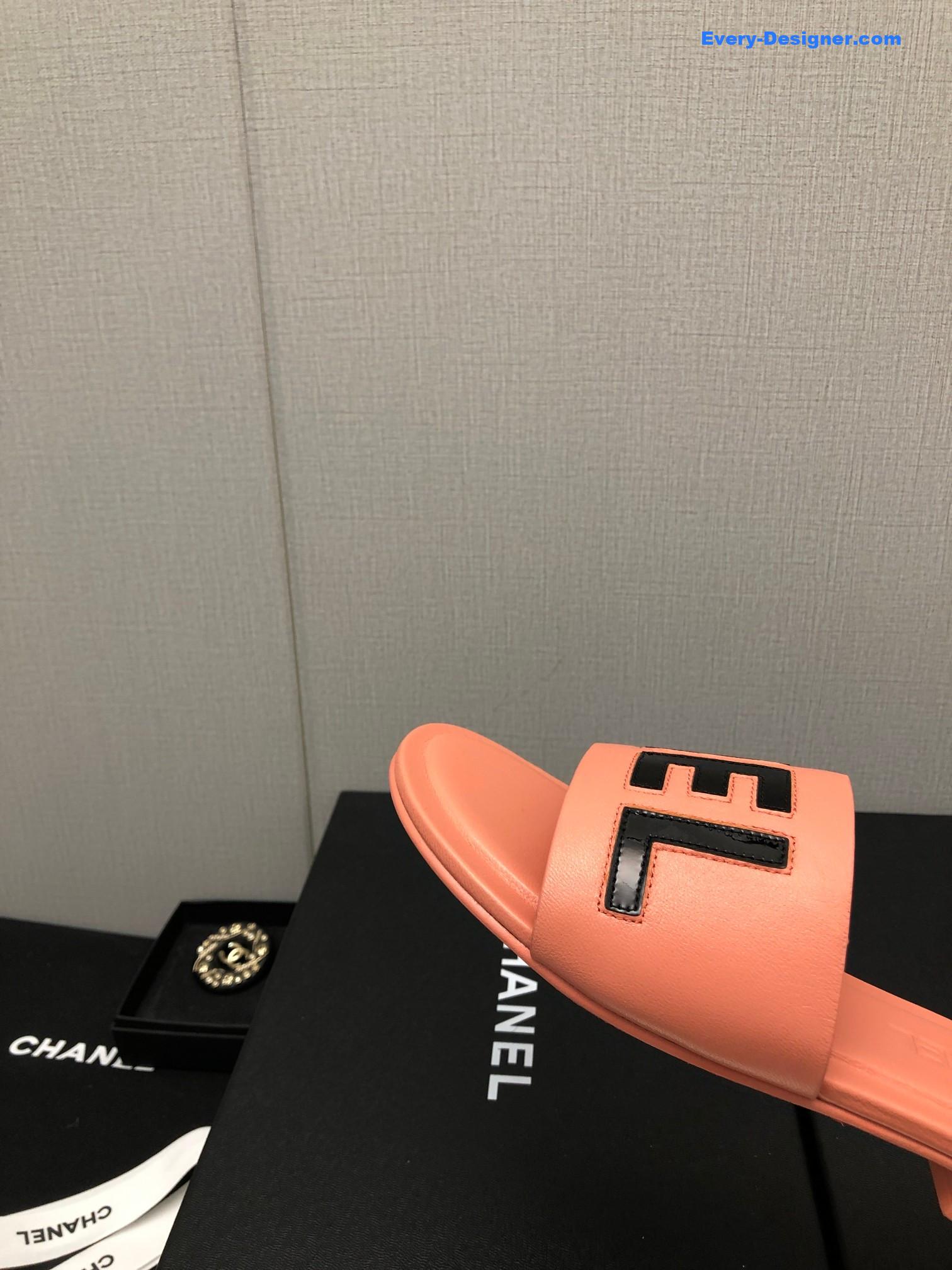 CC color matching letter leather buckle slippers