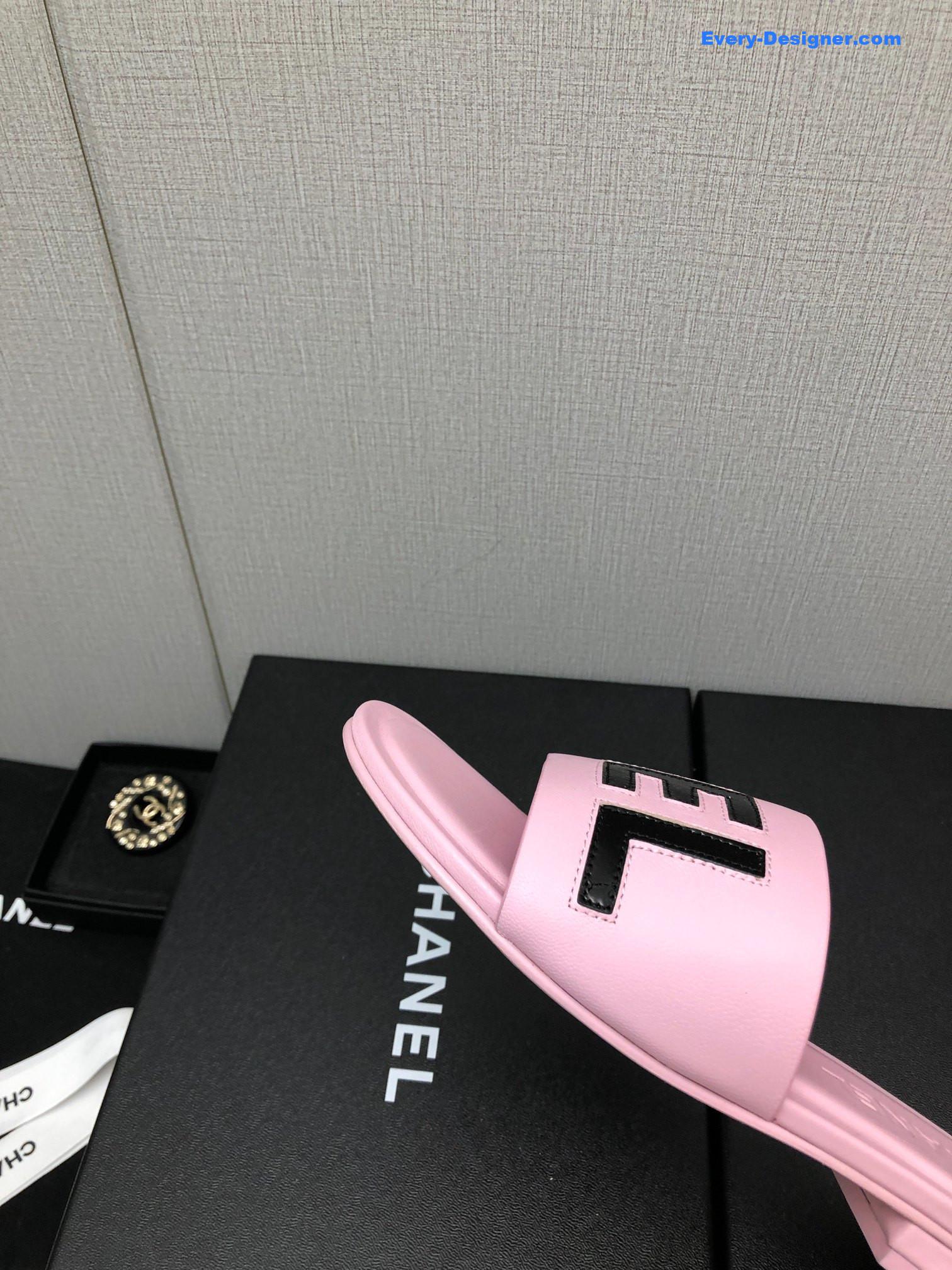 CC color matching letter leather buckle slippers