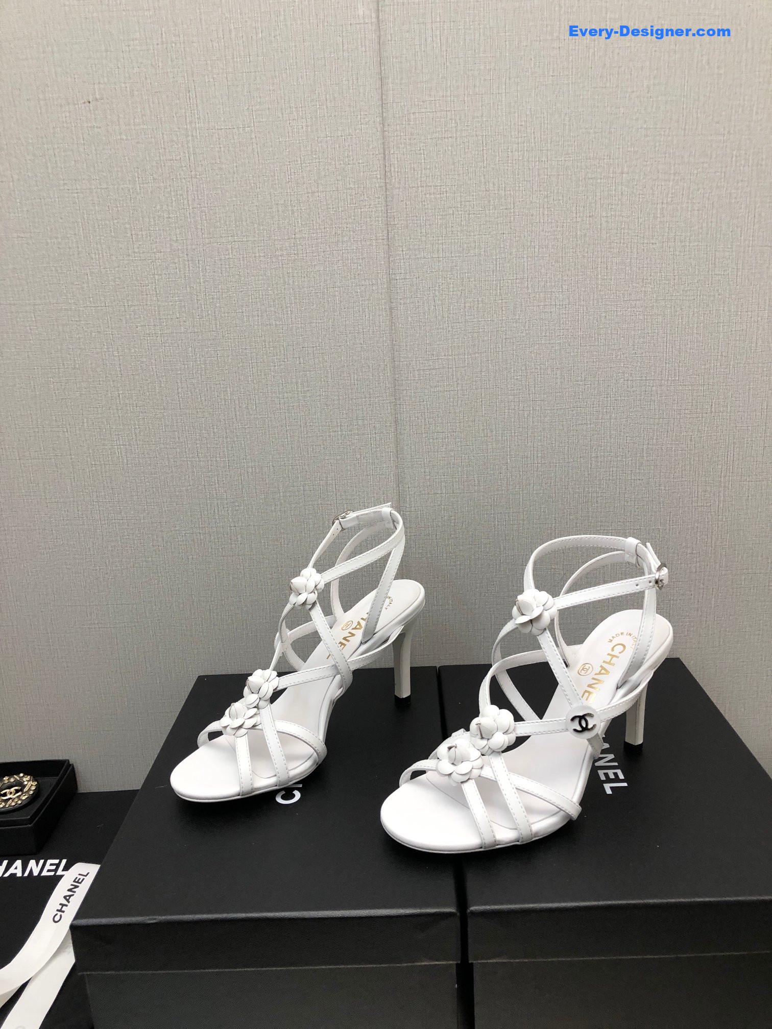CC classic chain accessories flower sandals