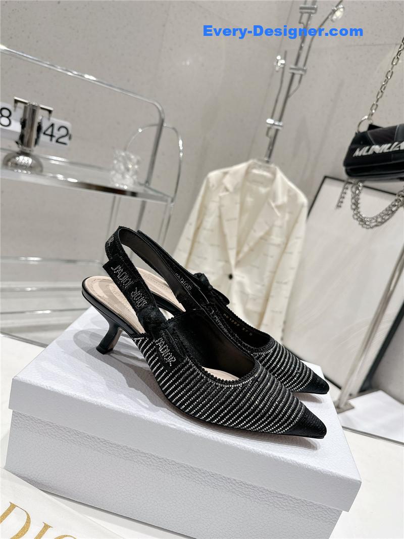 D10r kitten heel high heels