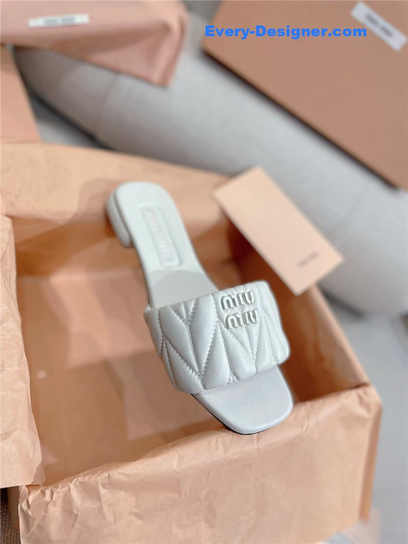 M1um1u slipper sandals in crinkled nappa