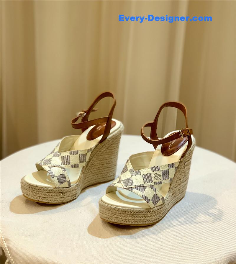 l0vis vvtt0n lv hot D1am0nd wedge sandals