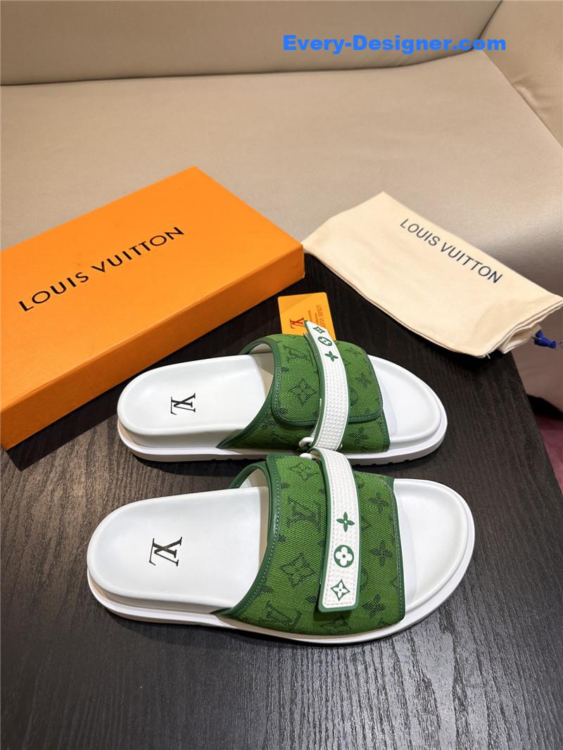 l0vis Vvtt0n lv sandals