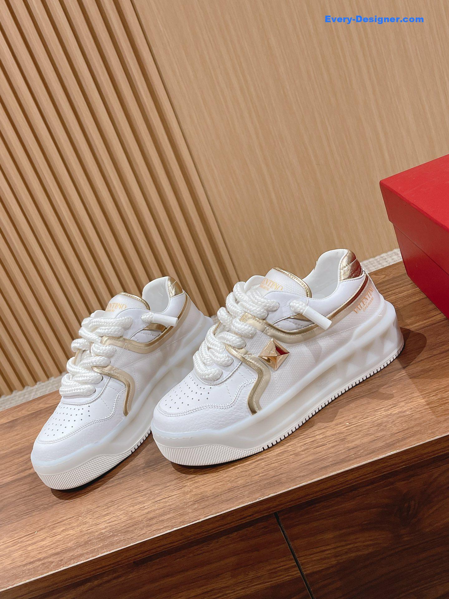 Va1e*ntin0 studded one stud low top sneakers