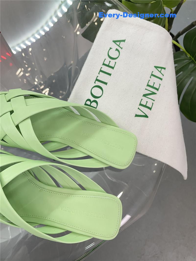 b0tt*ga Ven*ta square toe flat woven slides
