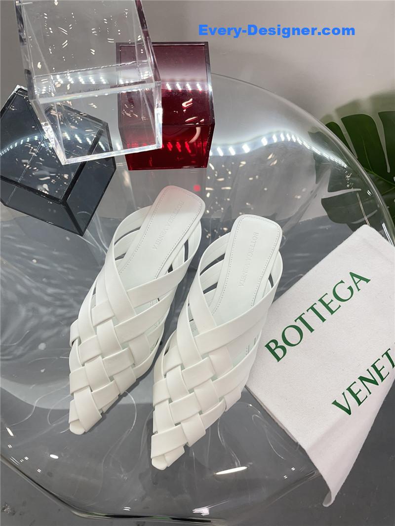b0tt*ga Ven*ta square toe flat woven slides