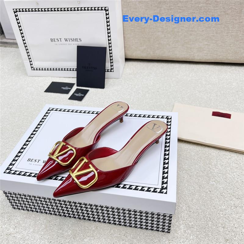 Va1e*ntin0 latest v logo buckle back air slippers