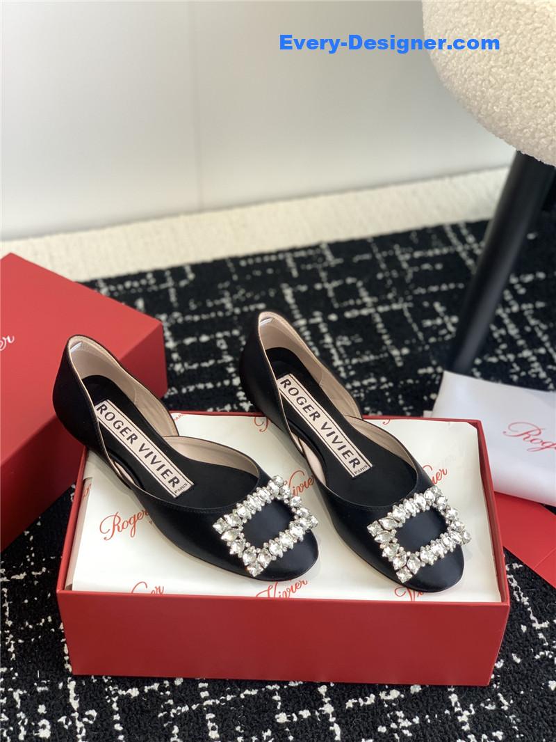 roger u1u1er hollow silk satin d1am0nd buckle flat shoes